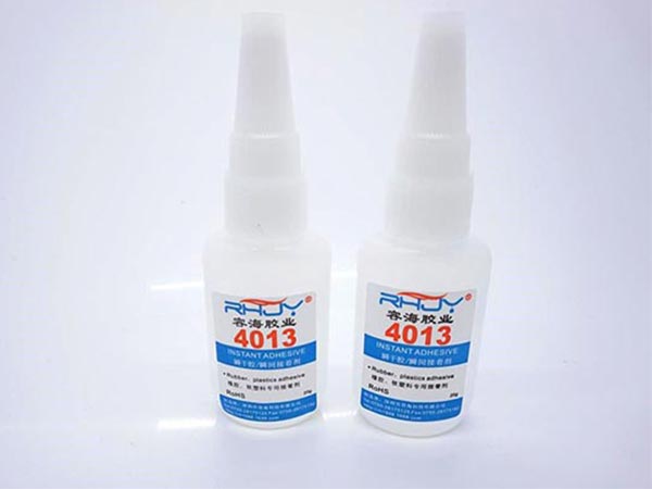 容海膠業(yè)在塑膠行業(yè)的快干膠應(yīng)用案例